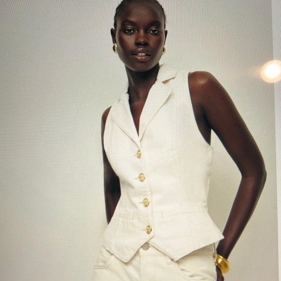 NWT Reformation Nova Denim Vest in Fior Di Latte Size 6 SOLD OUT ONLINE - Picture 1 of 2